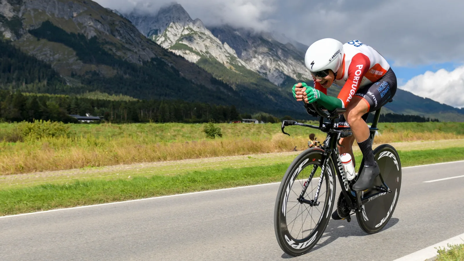 Ivo Oliveira vence o Tour de Kyushu, a primeira geral